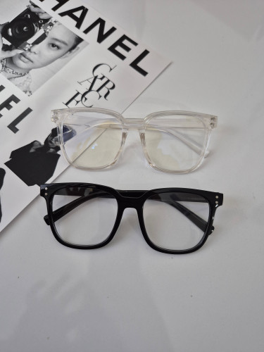 عینک مربعی بزرگ اسپورت مناسب خانم ها و آقایان