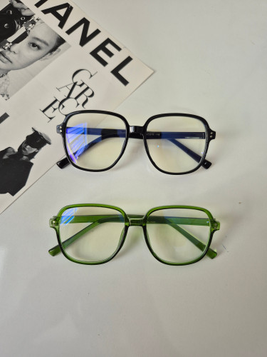 عینک بلوکات مربعی اسپورت مناسب خانم ها و آقایان